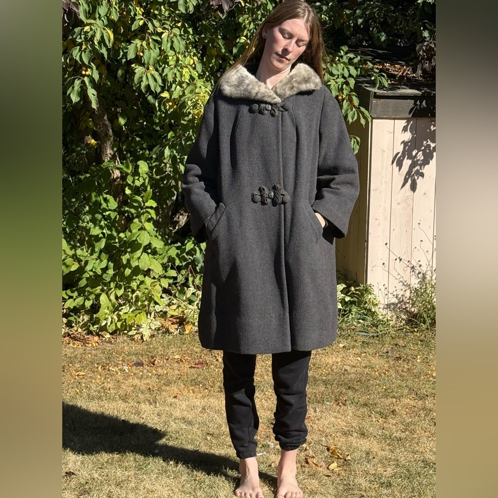 1950s VINTAGE Junior maid by JOCARDI wool swing Coat with mink Collar M/L - Picture 1 of 17